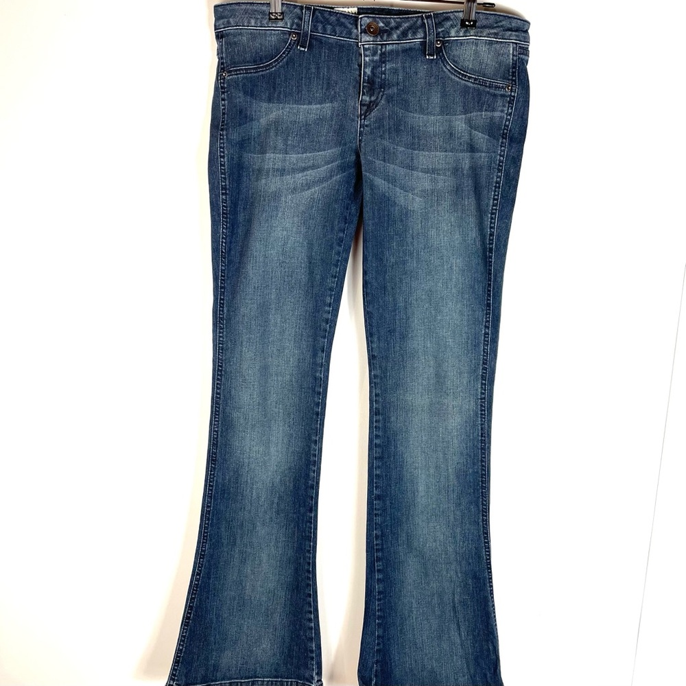 Volcom Pistol Skinny Flare Medium Wash Denim Jeans Women’s Size 13